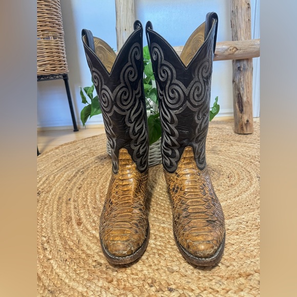 Tony Lama 🤎 Rattlesnake Western Cowboy Boots size 8 - Picture 1 of 11